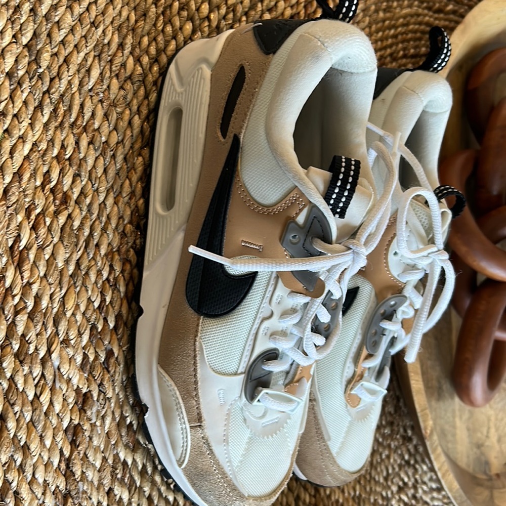 Nike tennis shoes